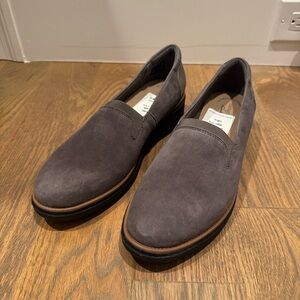 Clarks Women's Gray Flats
